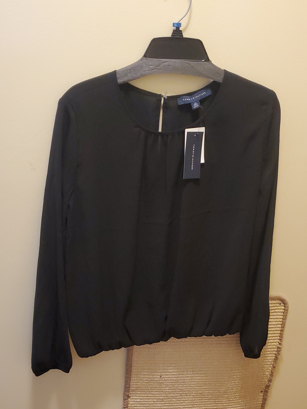 Tommy Hilfiger Black Long Sleeve Keyhole Blouson Top